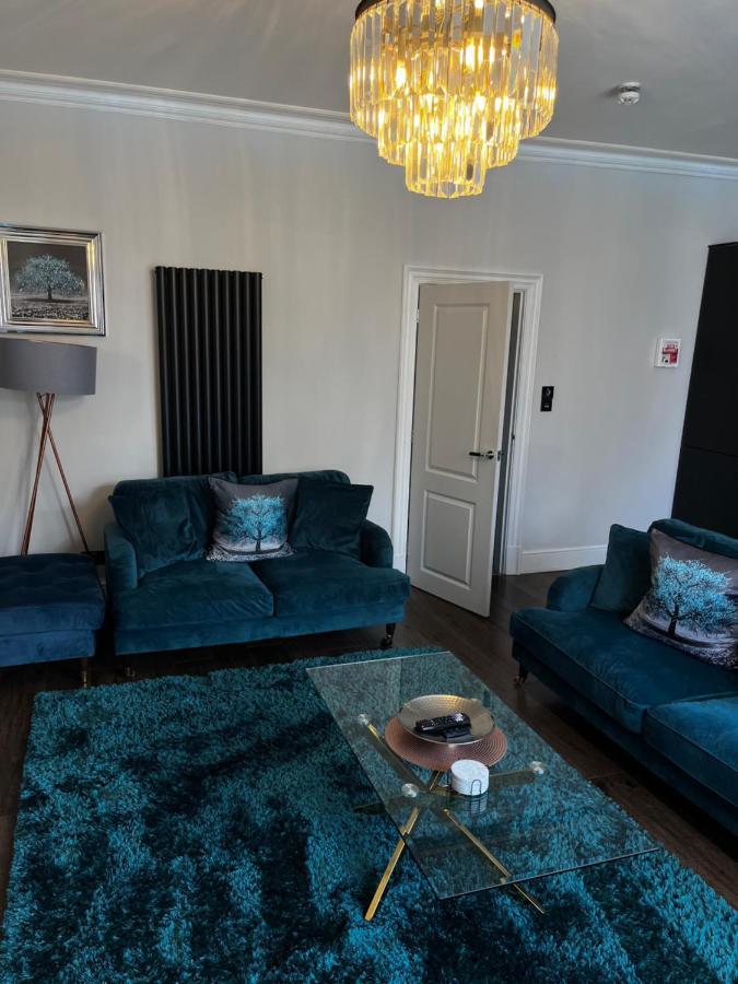 The Mews Boutique Deluxe Apartments, Sleep 2-6 People , Central Location, Free Parking Windermere Bagian luar foto