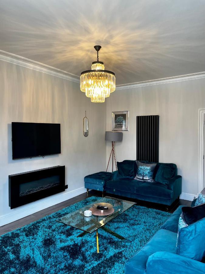 The Mews Boutique Deluxe Apartments, Sleep 2-6 People , Central Location, Free Parking Windermere Bagian luar foto