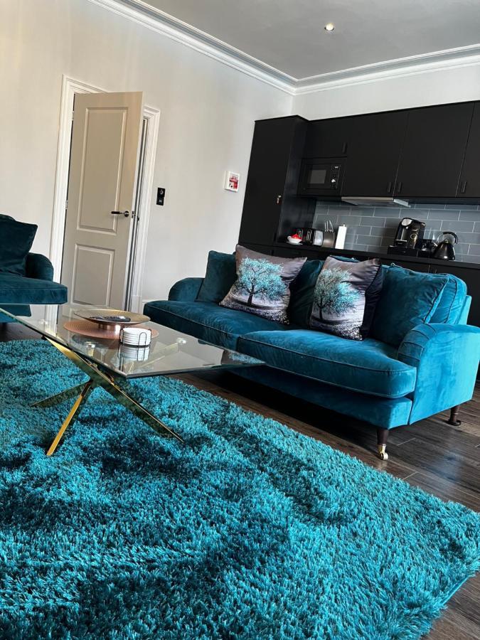 The Mews Boutique Deluxe Apartments, Sleep 2-6 People , Central Location, Free Parking Windermere Bagian luar foto